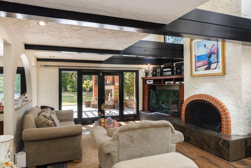 listing image 16047225413036049780