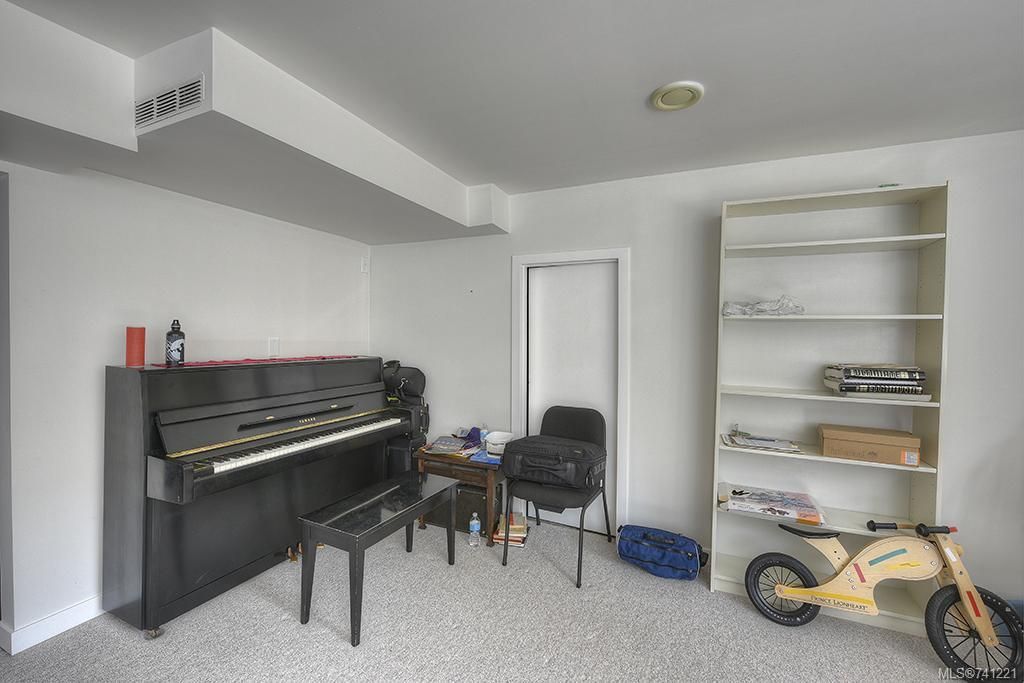 listing image 16049743813302615563