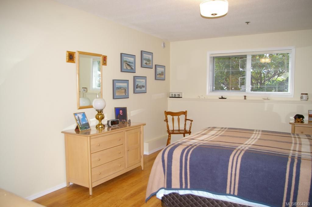 listing image 16048237100304076383