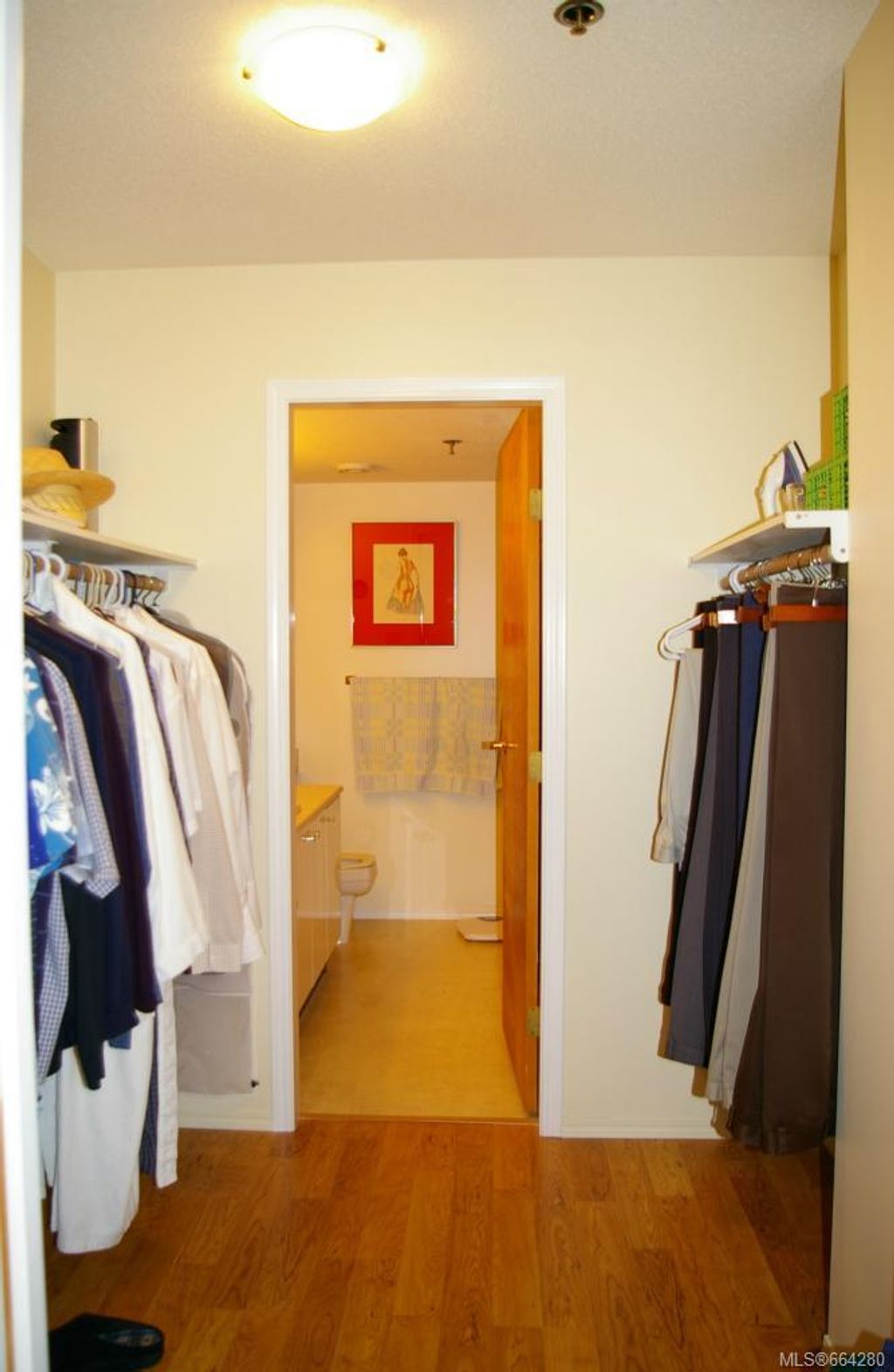 listing image 16047534049866286305