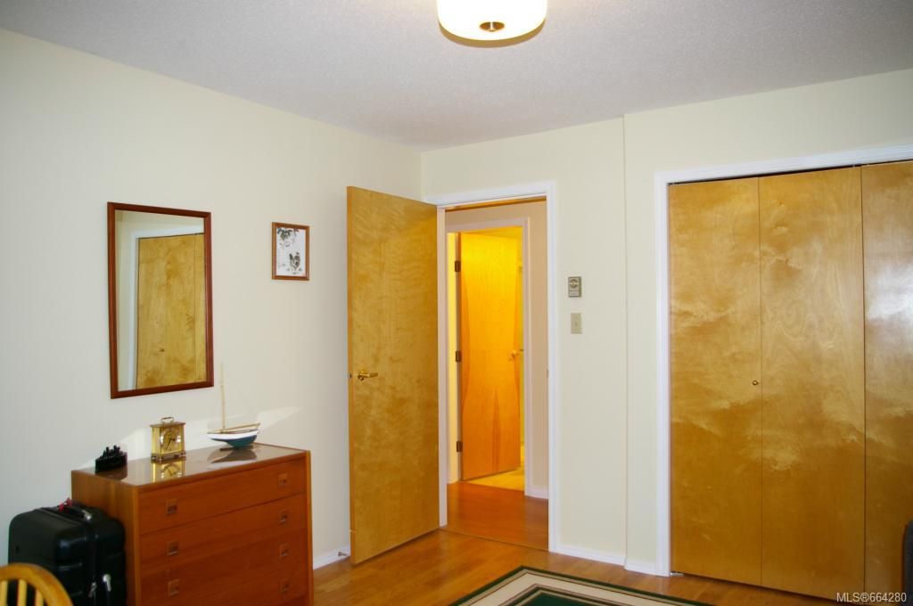 listing image 16044063213929230481