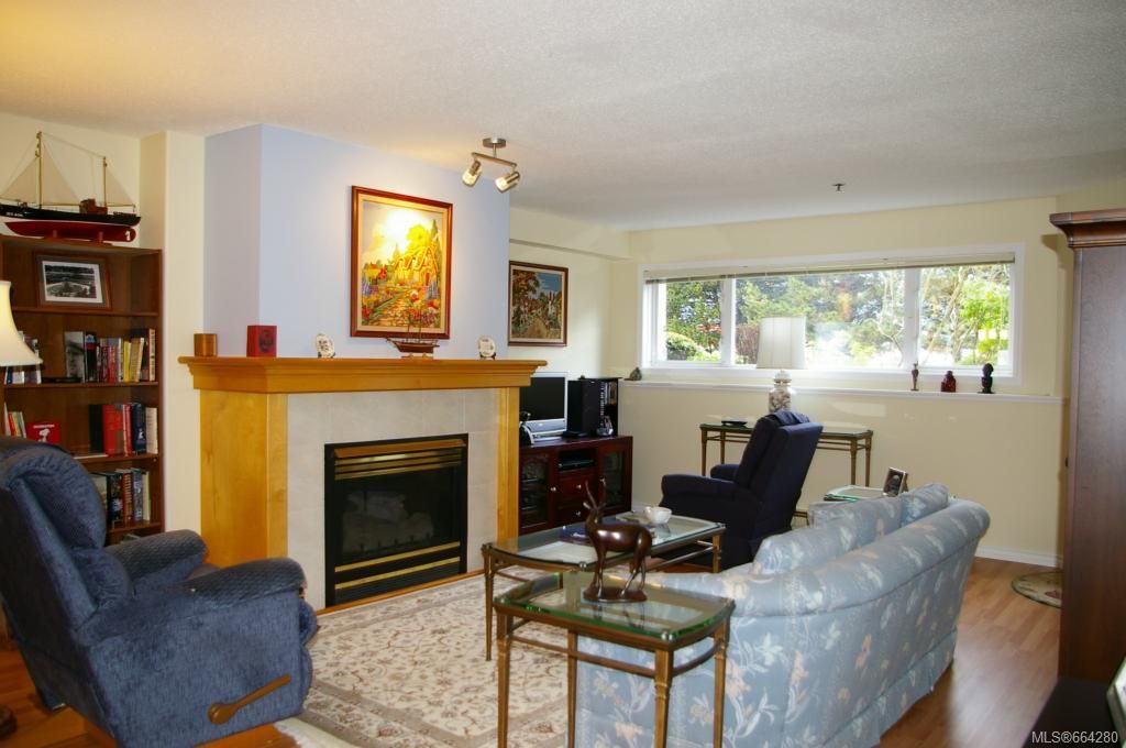 listing image 16044187892167444663