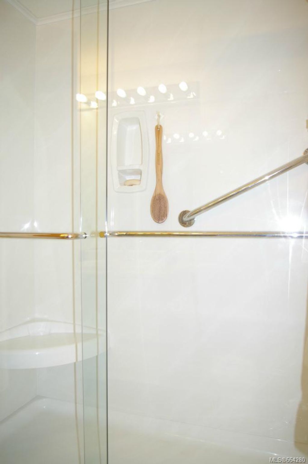 listing image 16040226745709840289