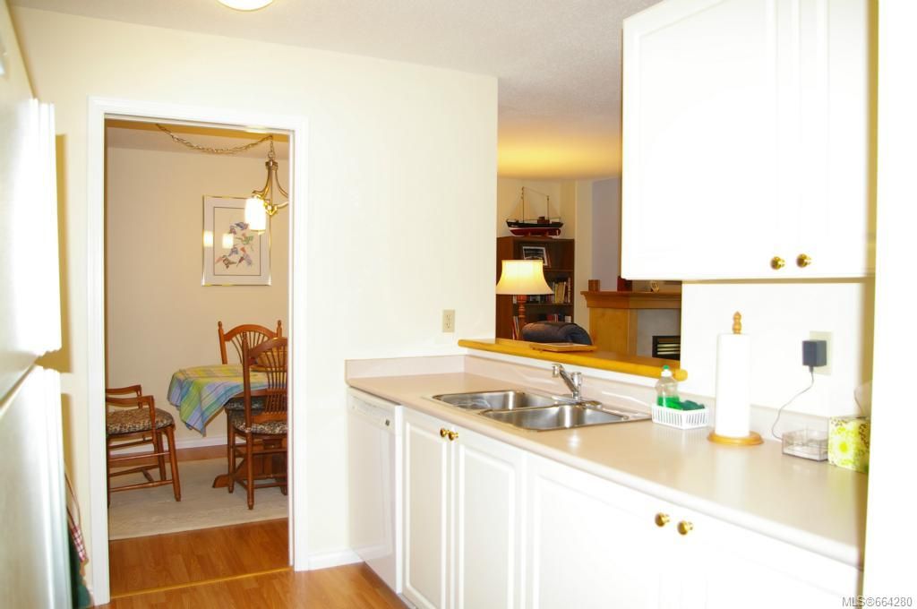 listing image 16040473458615668168