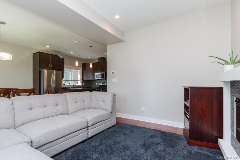 listing image 16044140313659