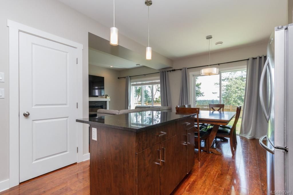 listing image 16043442802083