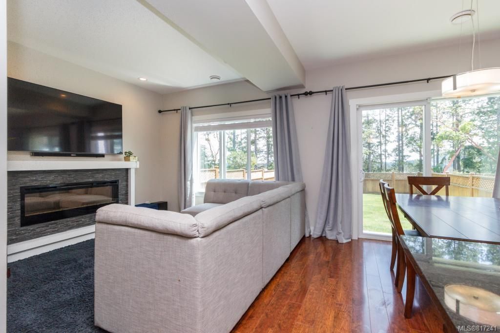 listing image 16041033787294