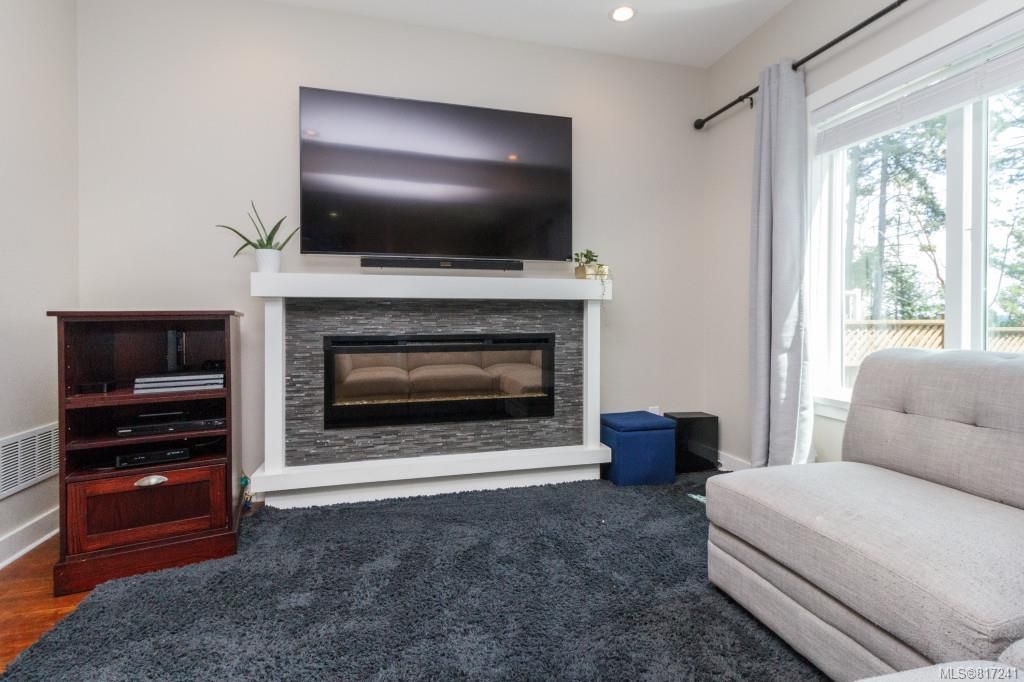 listing image 16041479133463