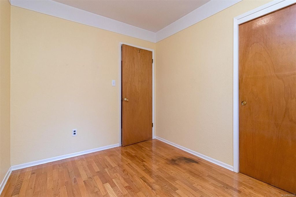 listing image 16040892732651606699