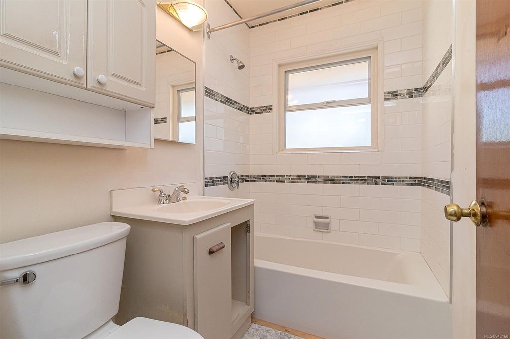 listing image 16046921562708310352