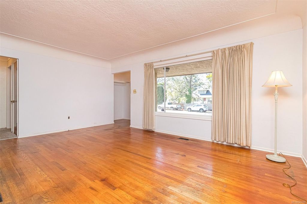 listing image 16045103157548317103