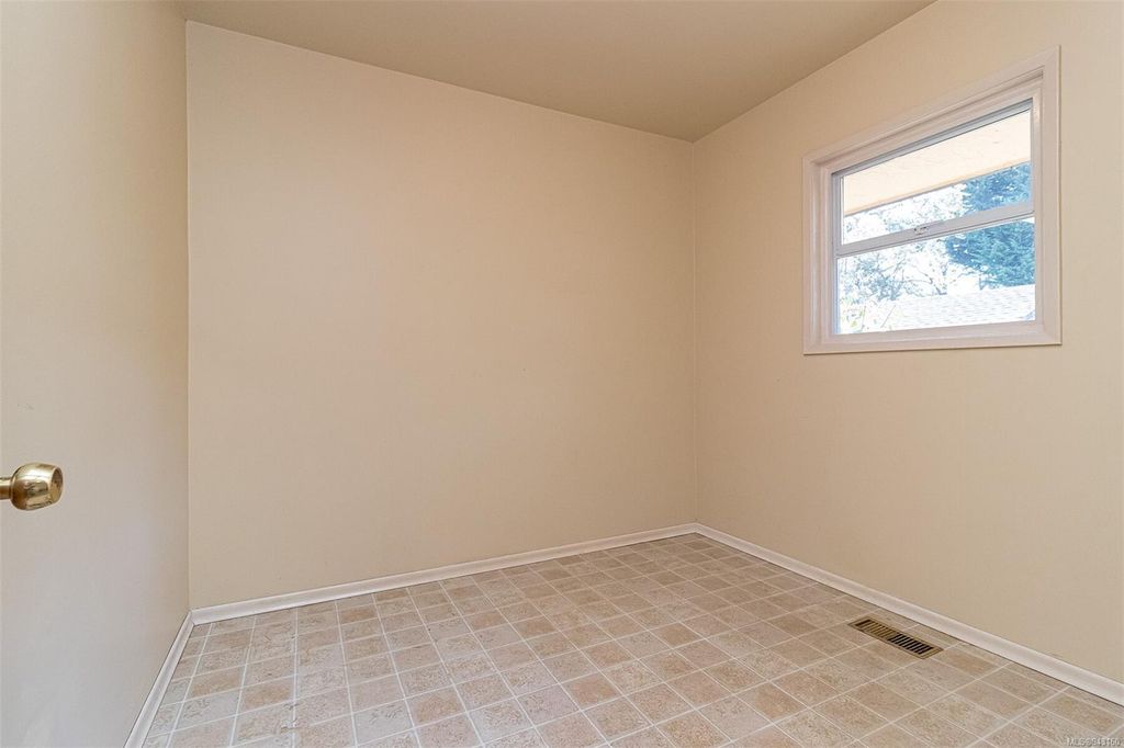 listing image 16044130685592779194