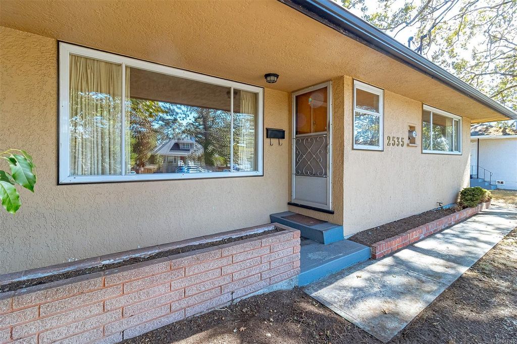 listing image 16048966503674096164