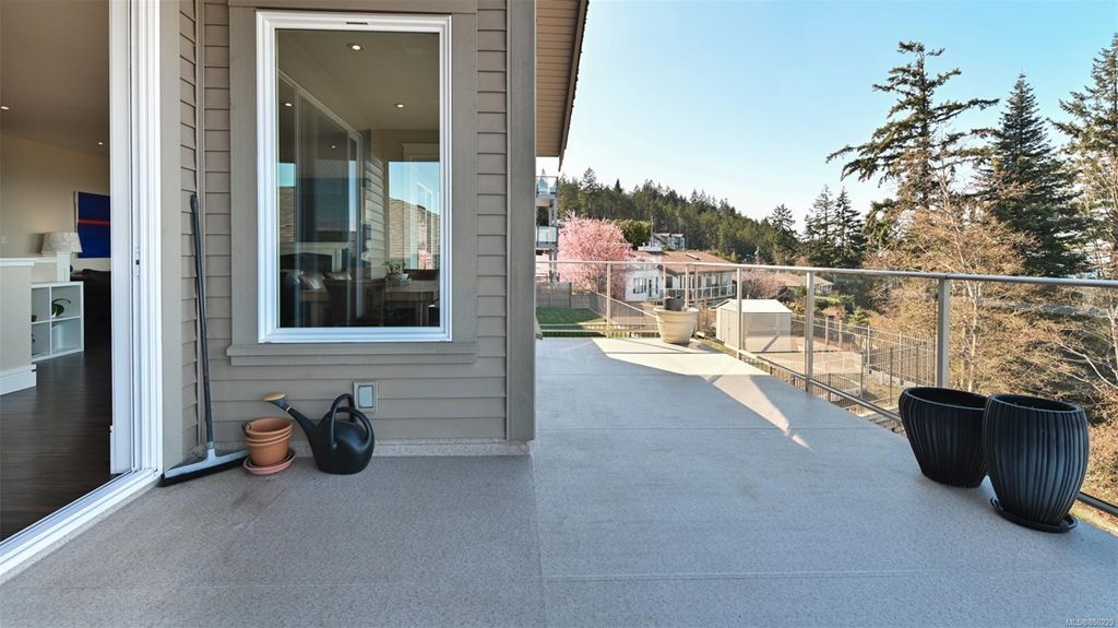 listing image 16046701187682505781