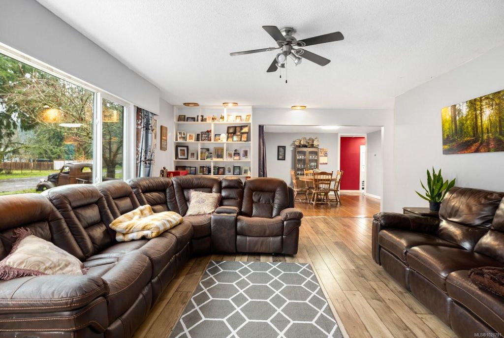 listing image 16041570652319652342