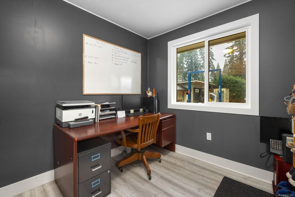 listing image 16043914609171371863