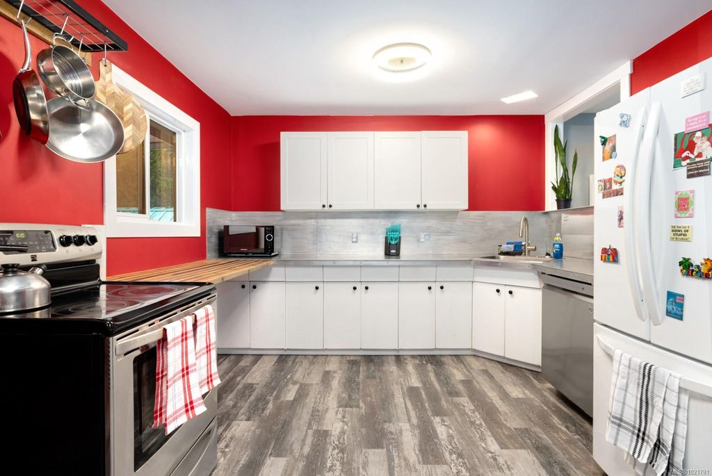 listing image 16044269315678473981