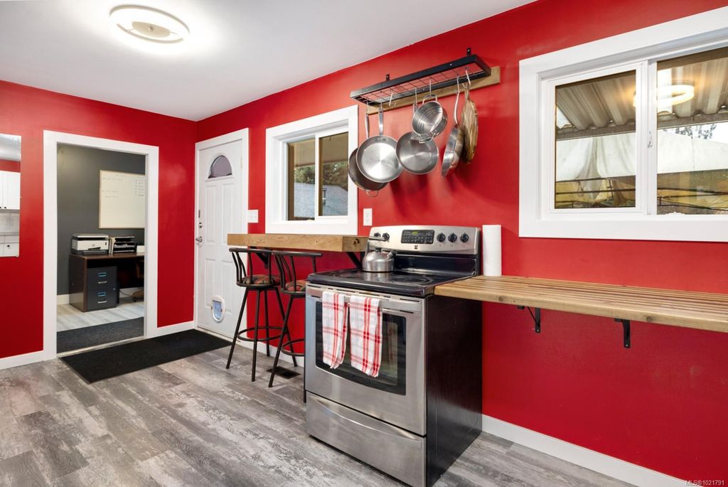 listing image 16048500342493617086