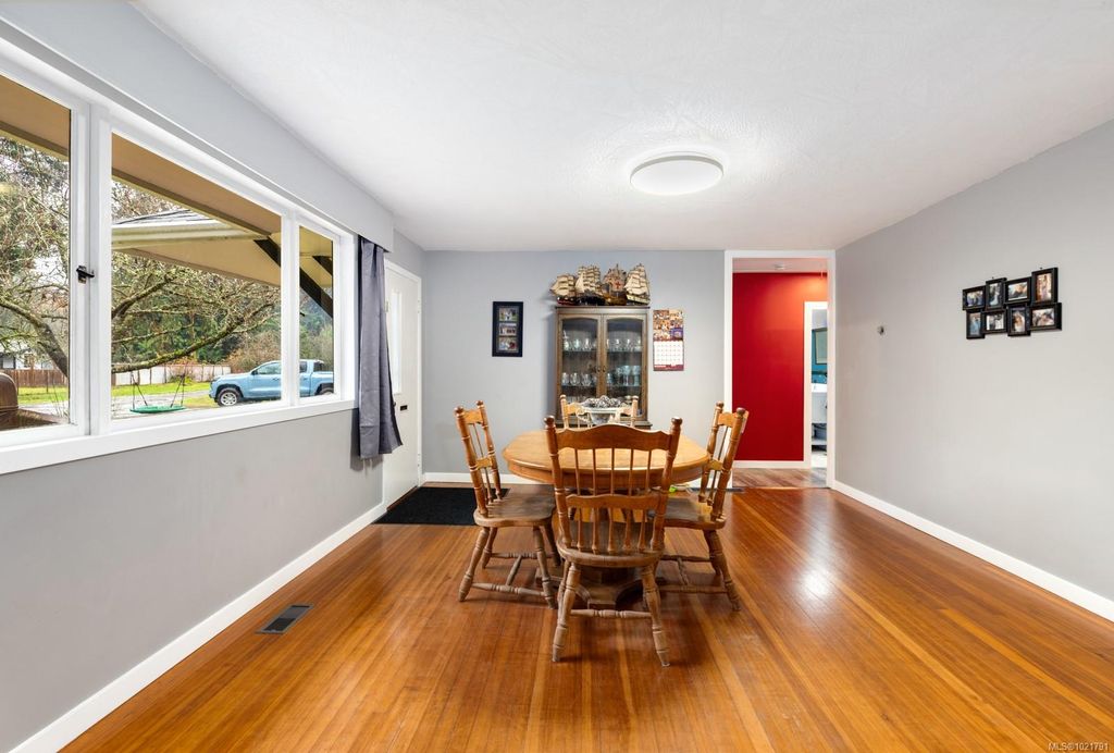 listing image 16040875202479098533