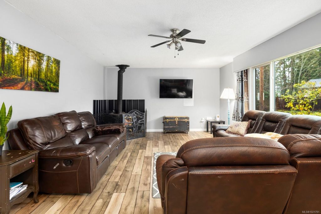 listing image 16048992492751963517