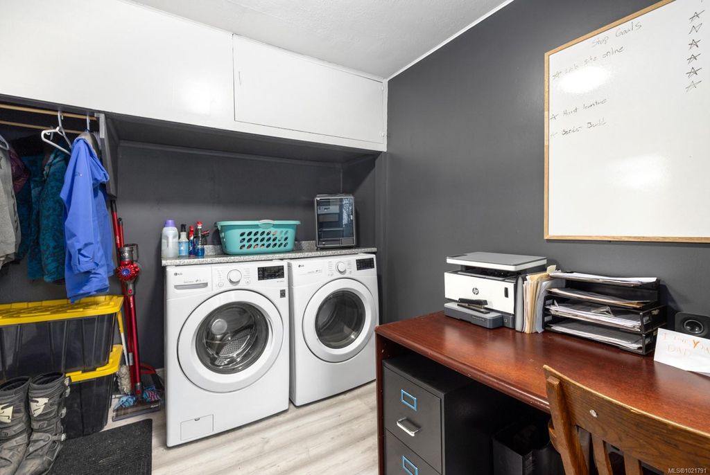 listing image 16041853314096332337