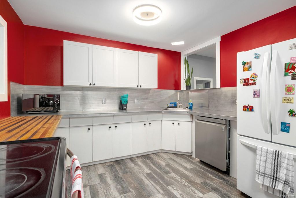 listing image 16041726014637108894