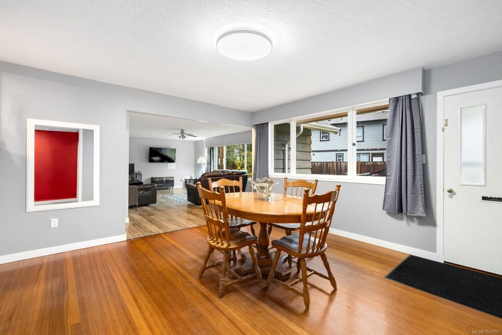 listing image 16046883126125603452