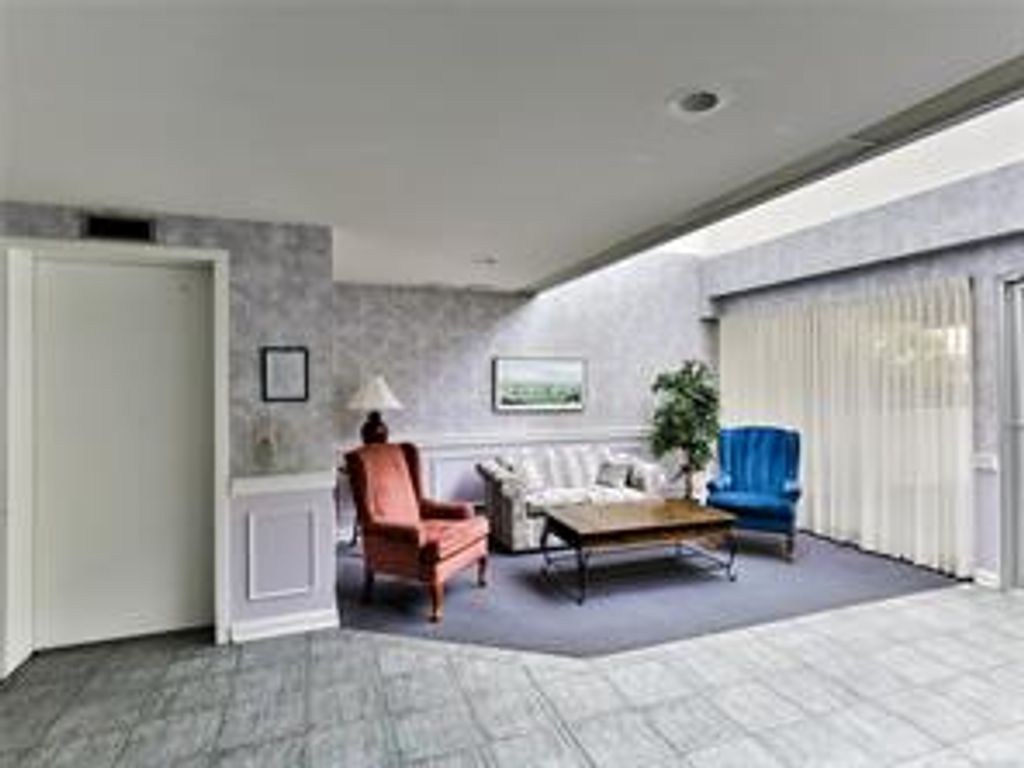 listing image 16042190913789224605