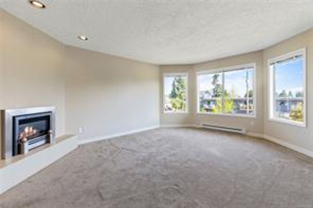 listing image 16043029862080382350