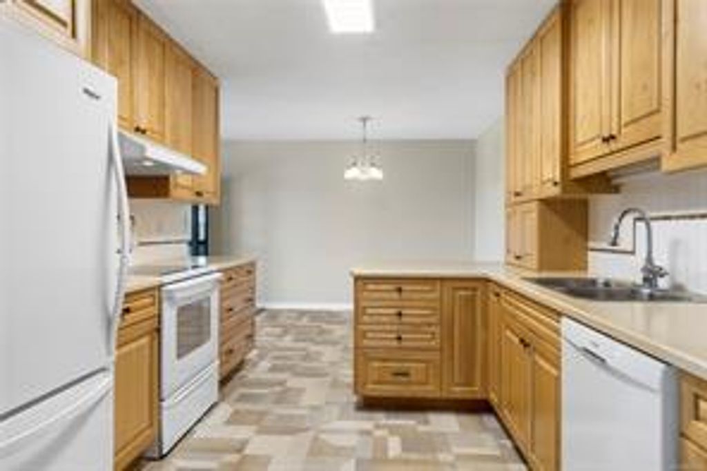 listing image 16046558730806213289