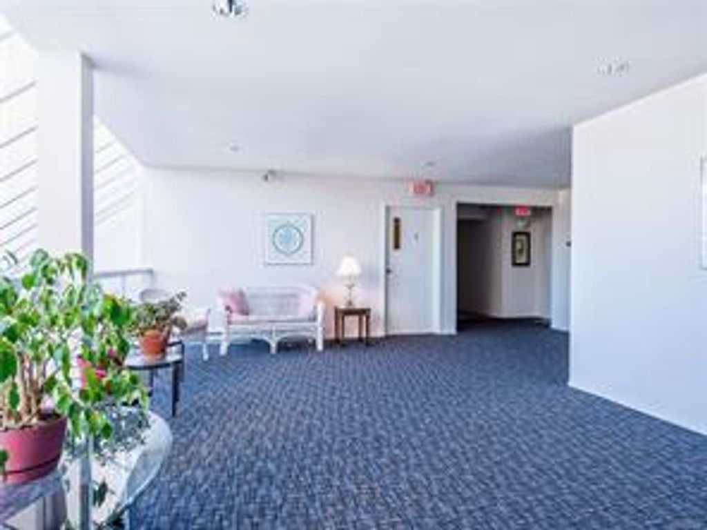 listing image 16043244079282544917