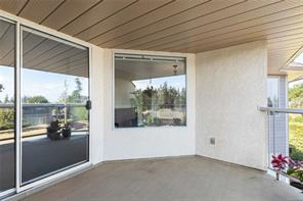listing image 16049333259373849135
