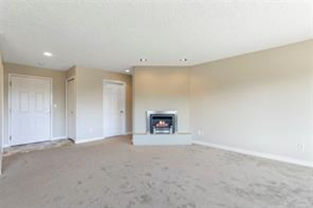 listing image 16044471500220855323