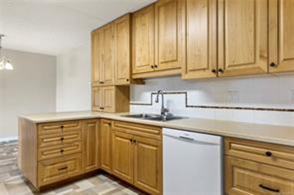 listing image 16048031283188162449