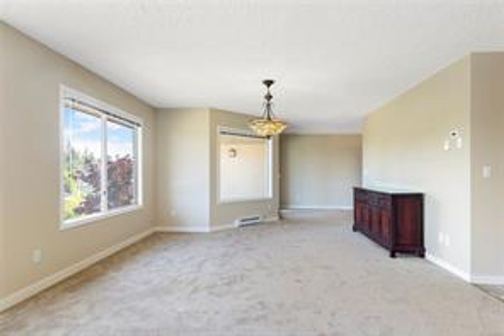 listing image 16041565781849366832