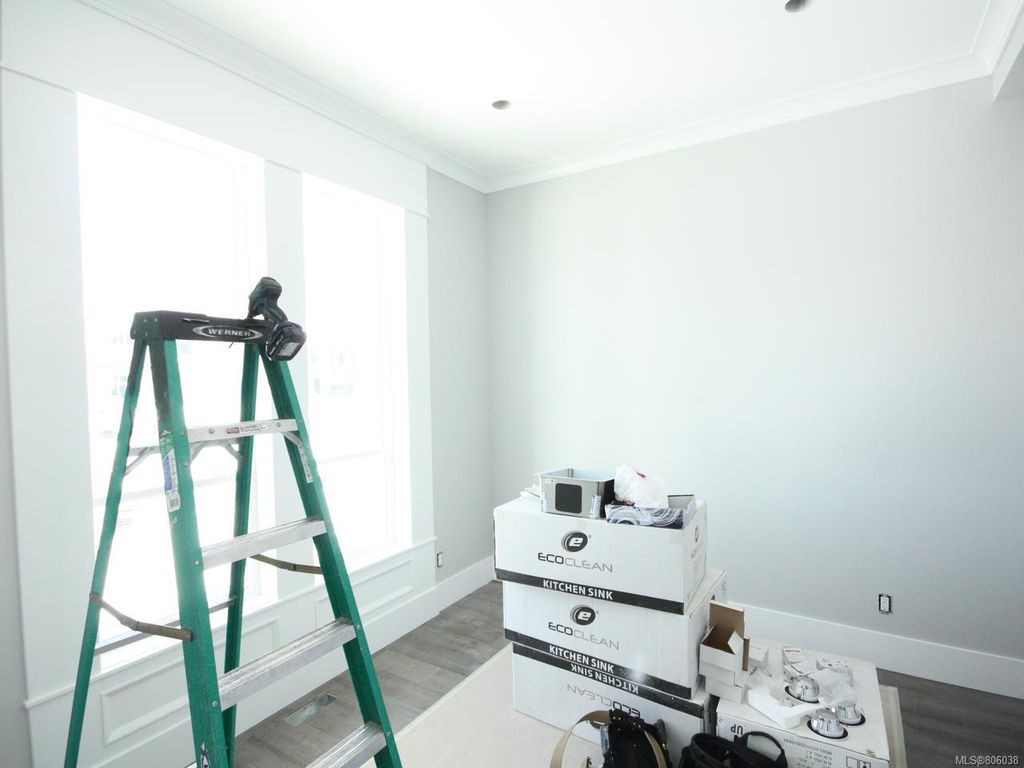 listing image 16048742828622972298