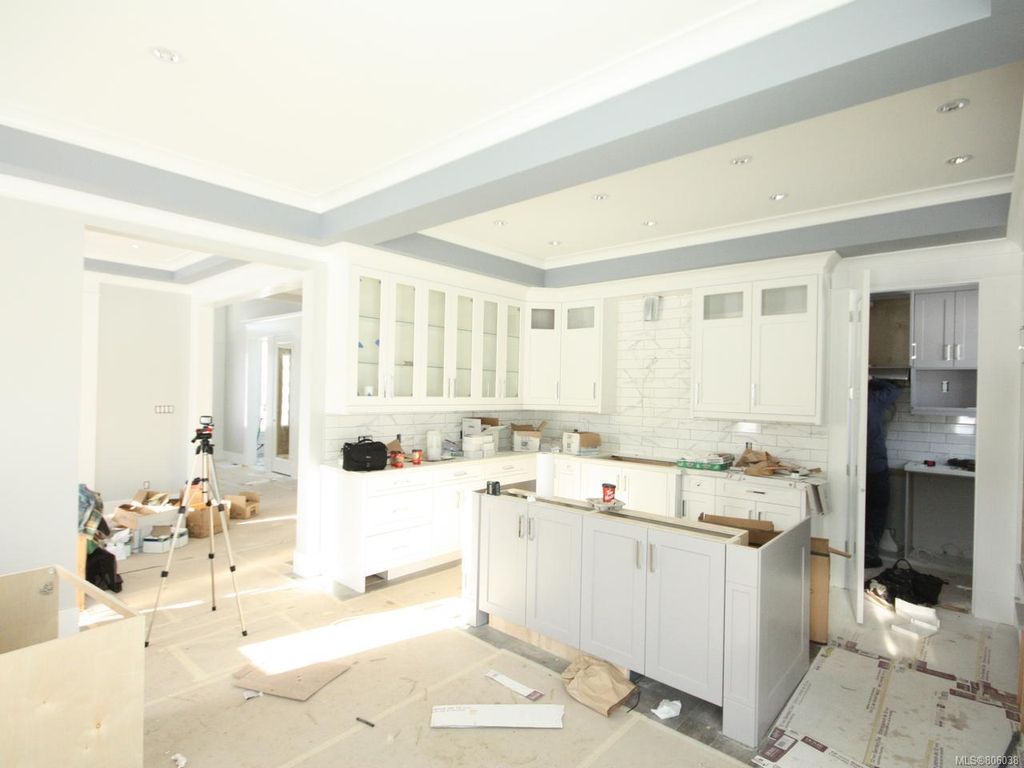 listing image 16045996728412182943