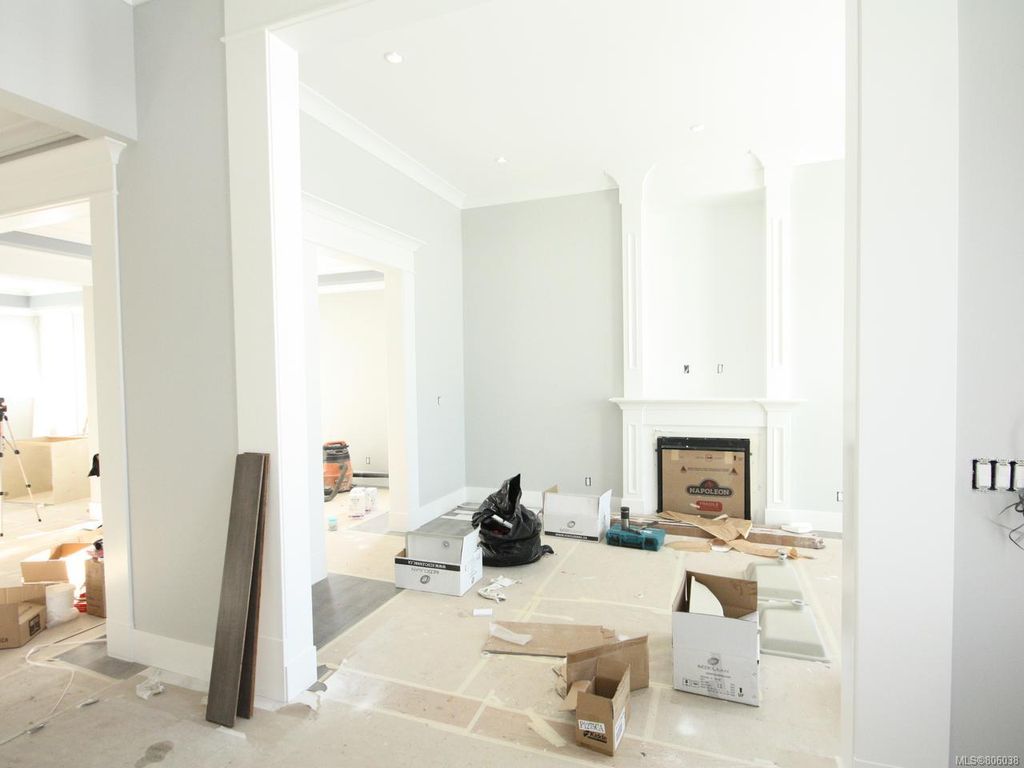 listing image 16046821884164415536