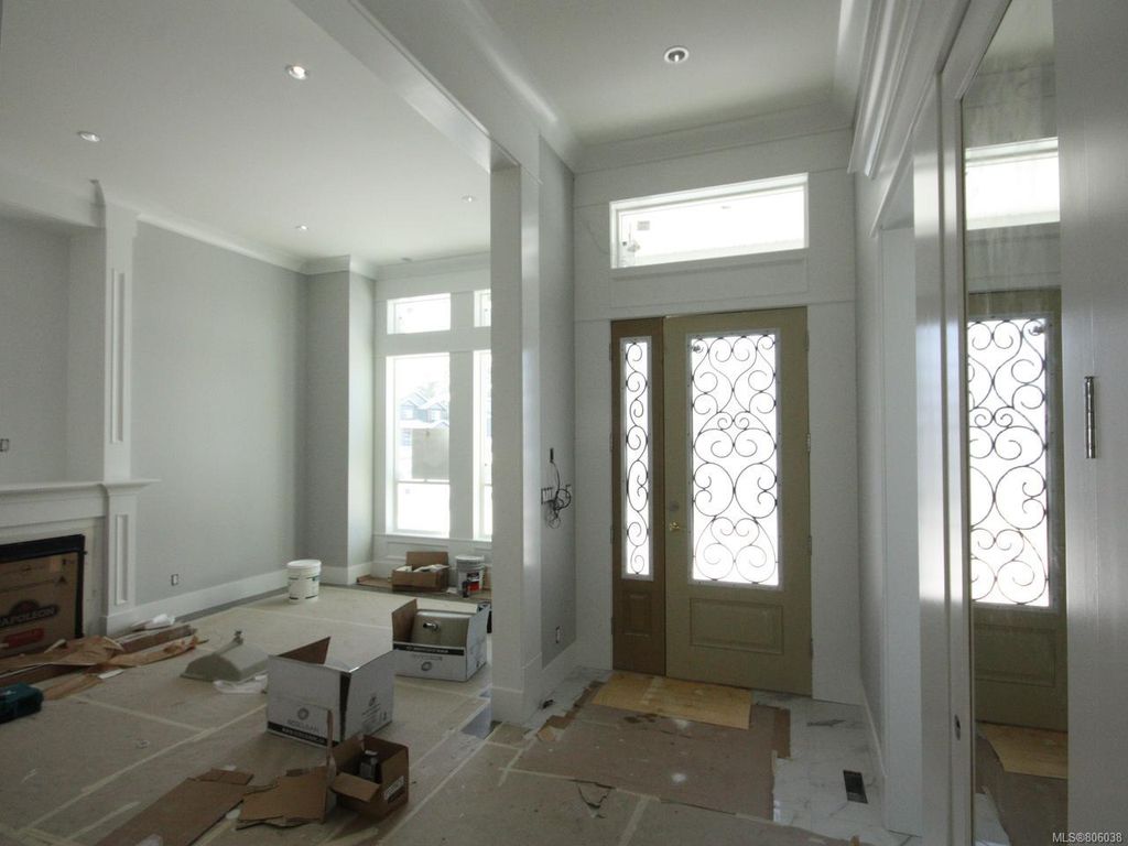 listing image 16045753002398677692