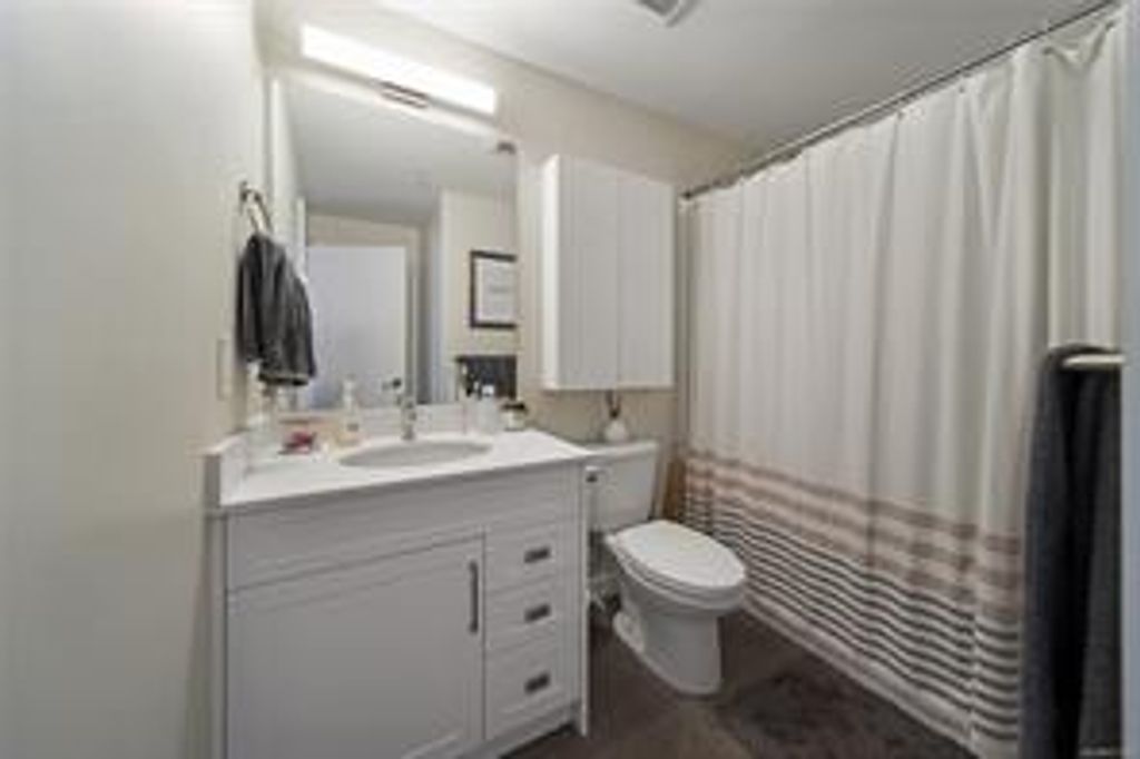 listing image 16043142372196