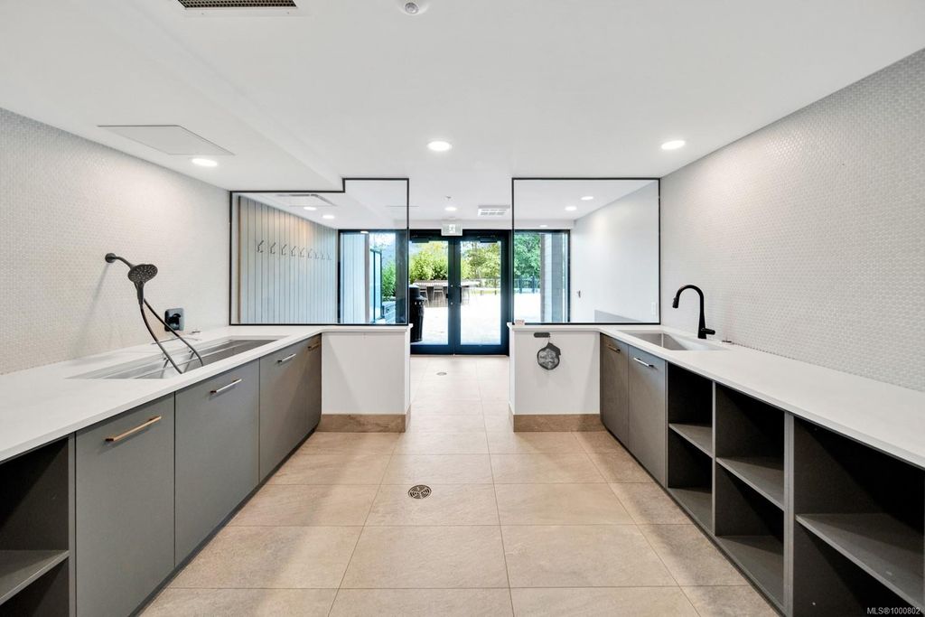 listing image 16043637918670000070