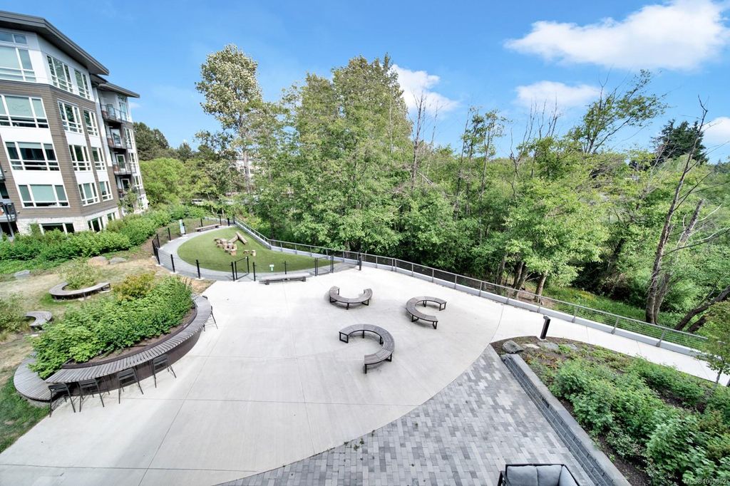 listing image 16040691911802270239