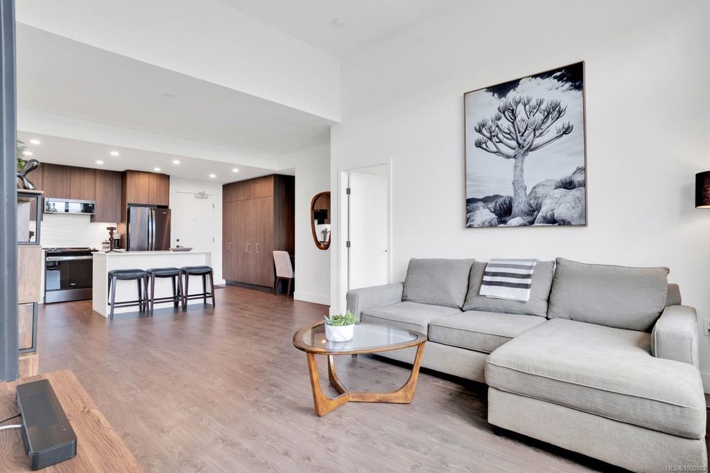 listing image 16043996317359606920