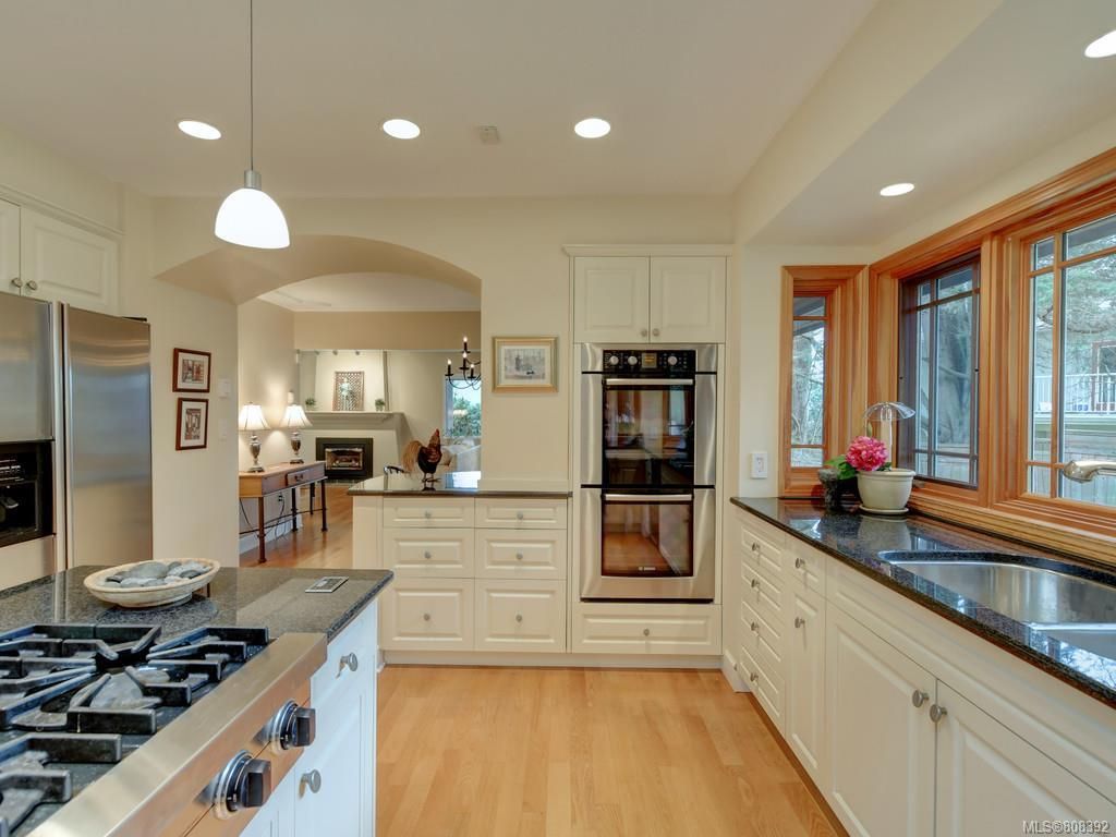 listing image 16047351588586308103