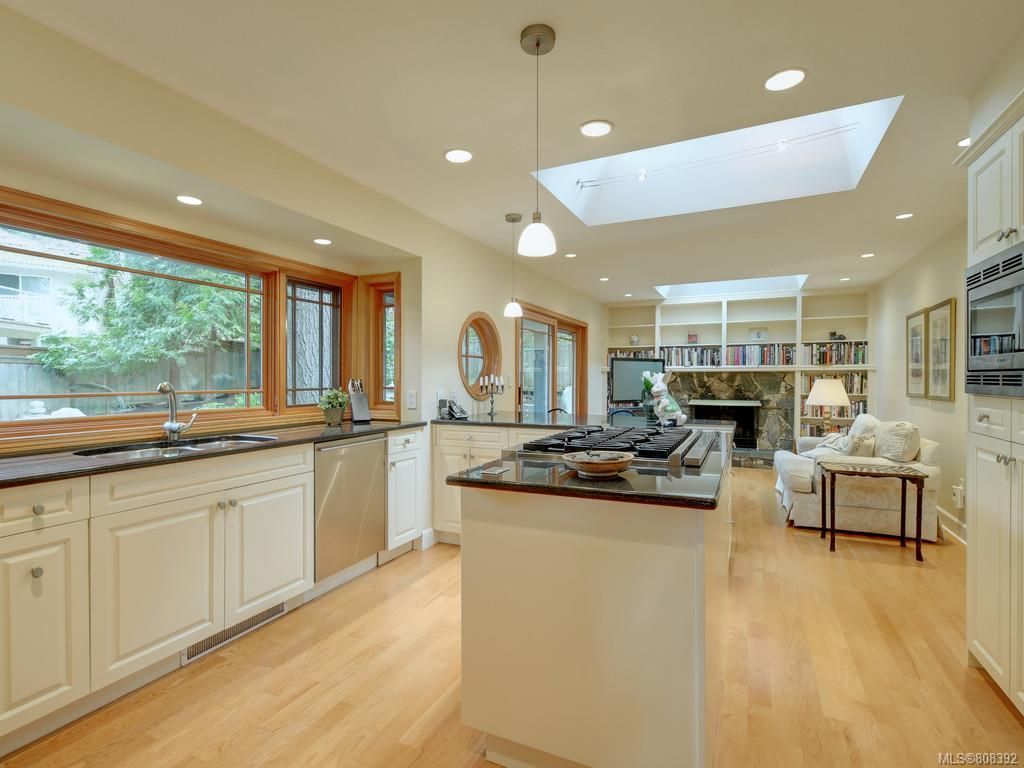 listing image 16042522694825555132