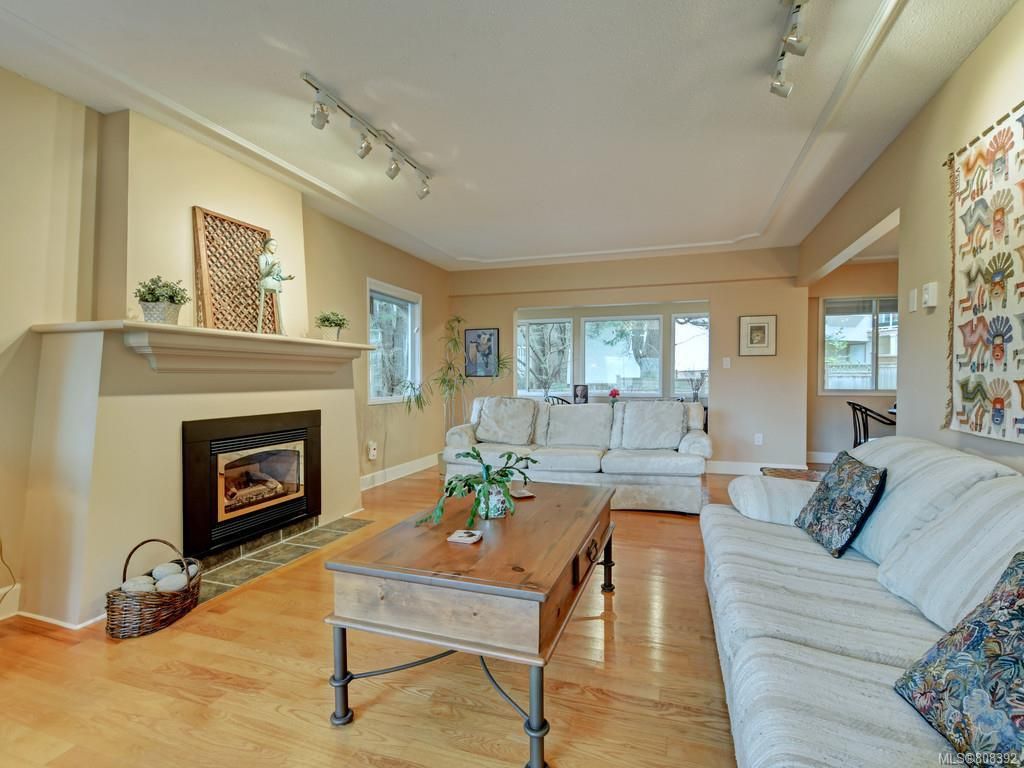 listing image 16042392358769613006