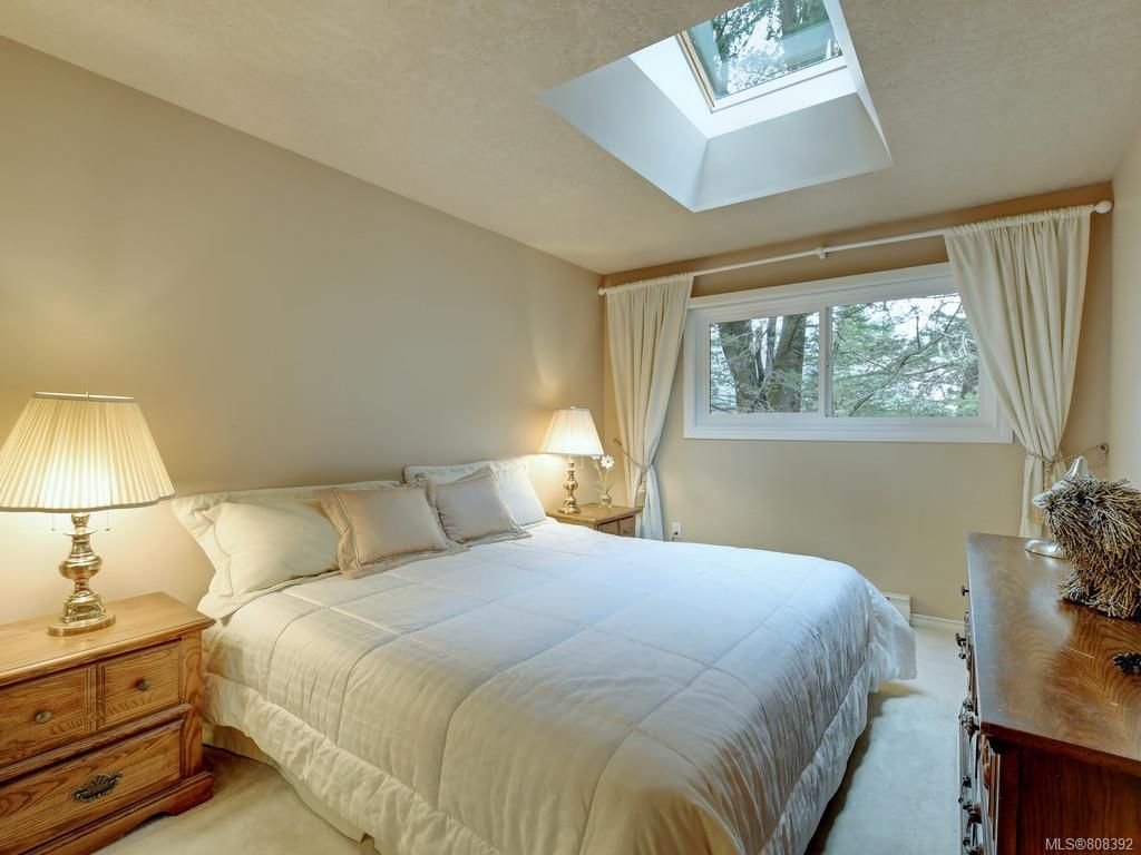 listing image 16041290410162563241