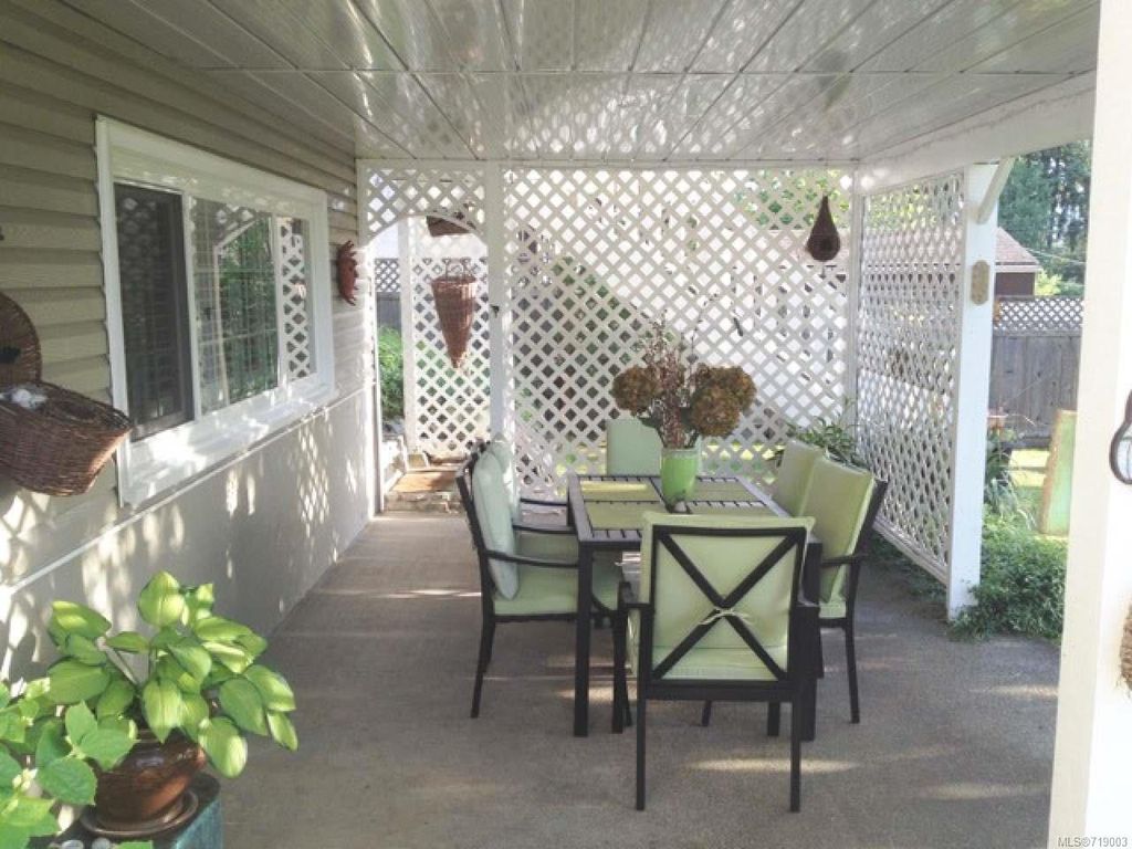 listing image 16048737924357346053