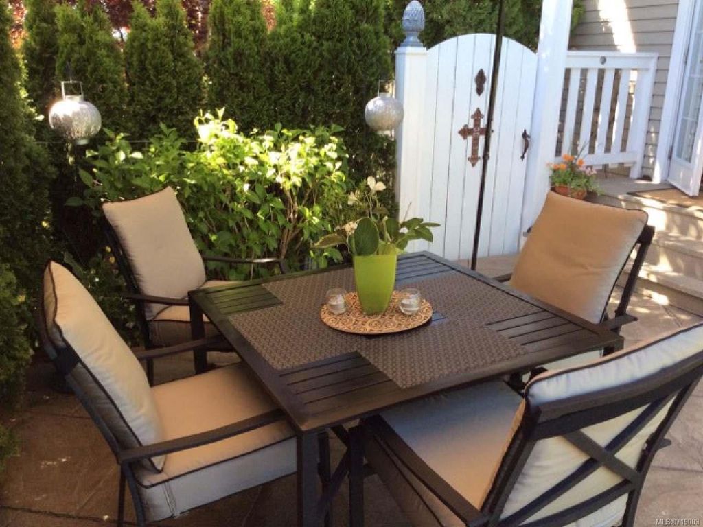 listing image 16045741879220251454