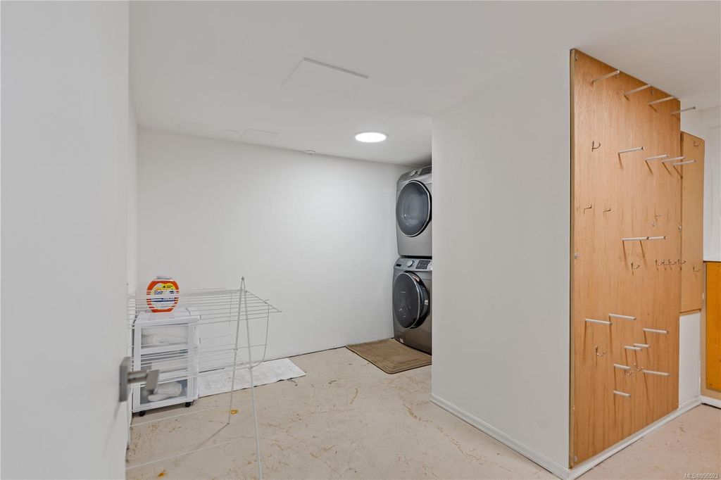 listing image 16044788621686056264